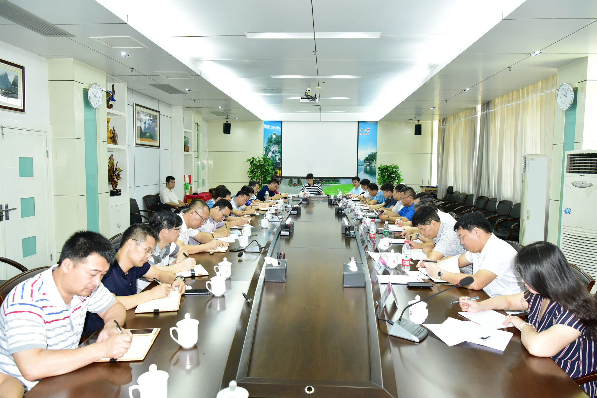 全委会会议现场9.jpg