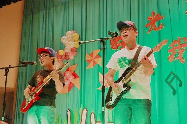 歌曲“光辉岁月”