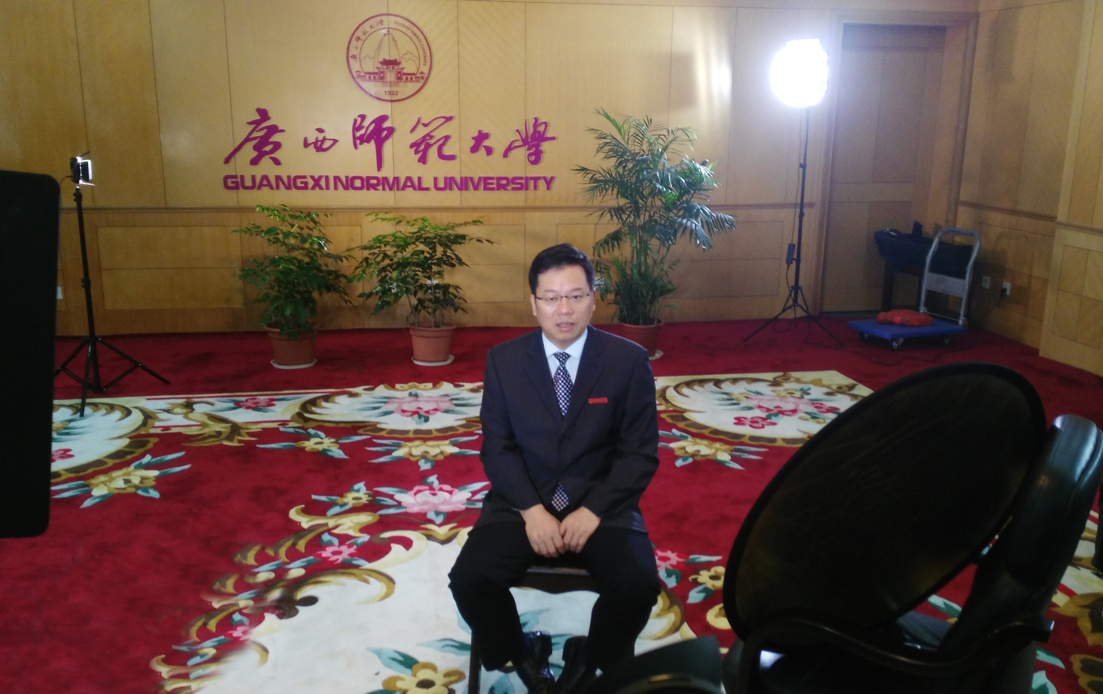 专访校长贺祖斌8.jpg