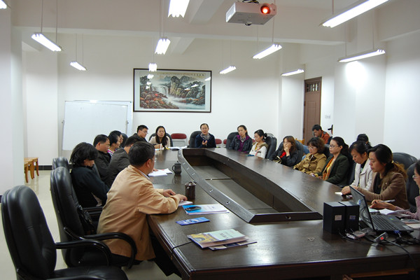 老师们建言献策