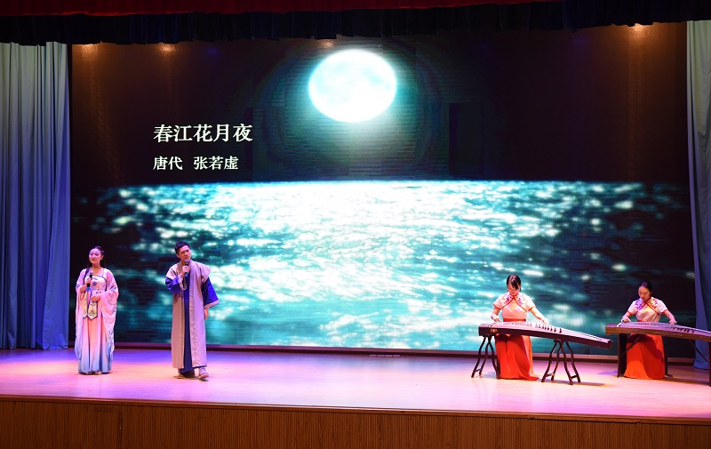 9《春江花月夜》朗诵：彭琛、王郁茜 选送单位：大学生艺术团.jpg