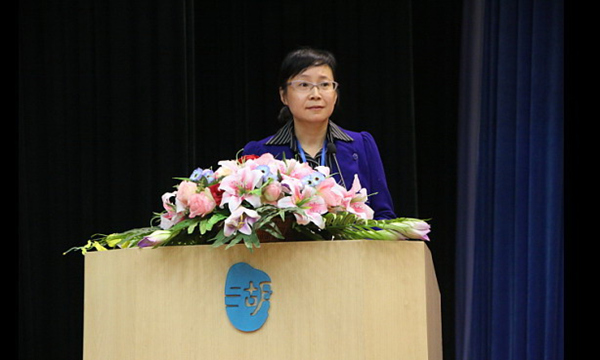 我校外国语学院刘玉红教授主持论坛并发言