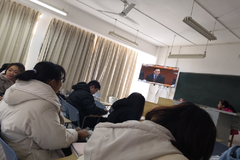 漓江廉洁文化社观看庆祝改革开放40周年大会照片6.jpg