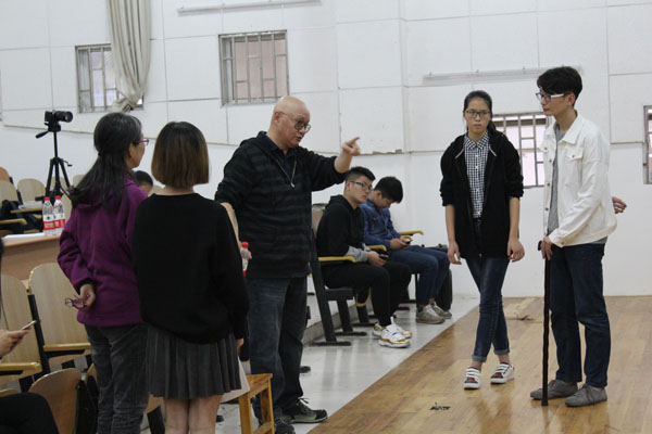 张仁胜老师指导《花桥荣记》表演.JPG