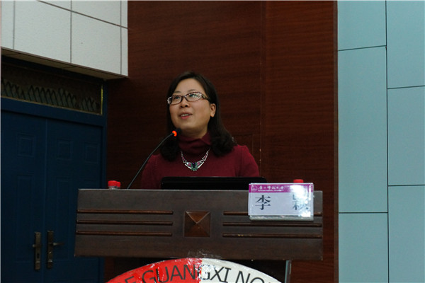 李颖博士讲解法制之路（大学生通讯社 实习记者奉偲茗摄）
