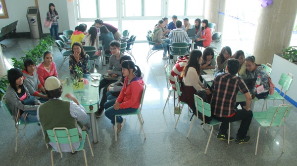 真人图书馆交流现场（大学生通讯社 韦一琦摄）