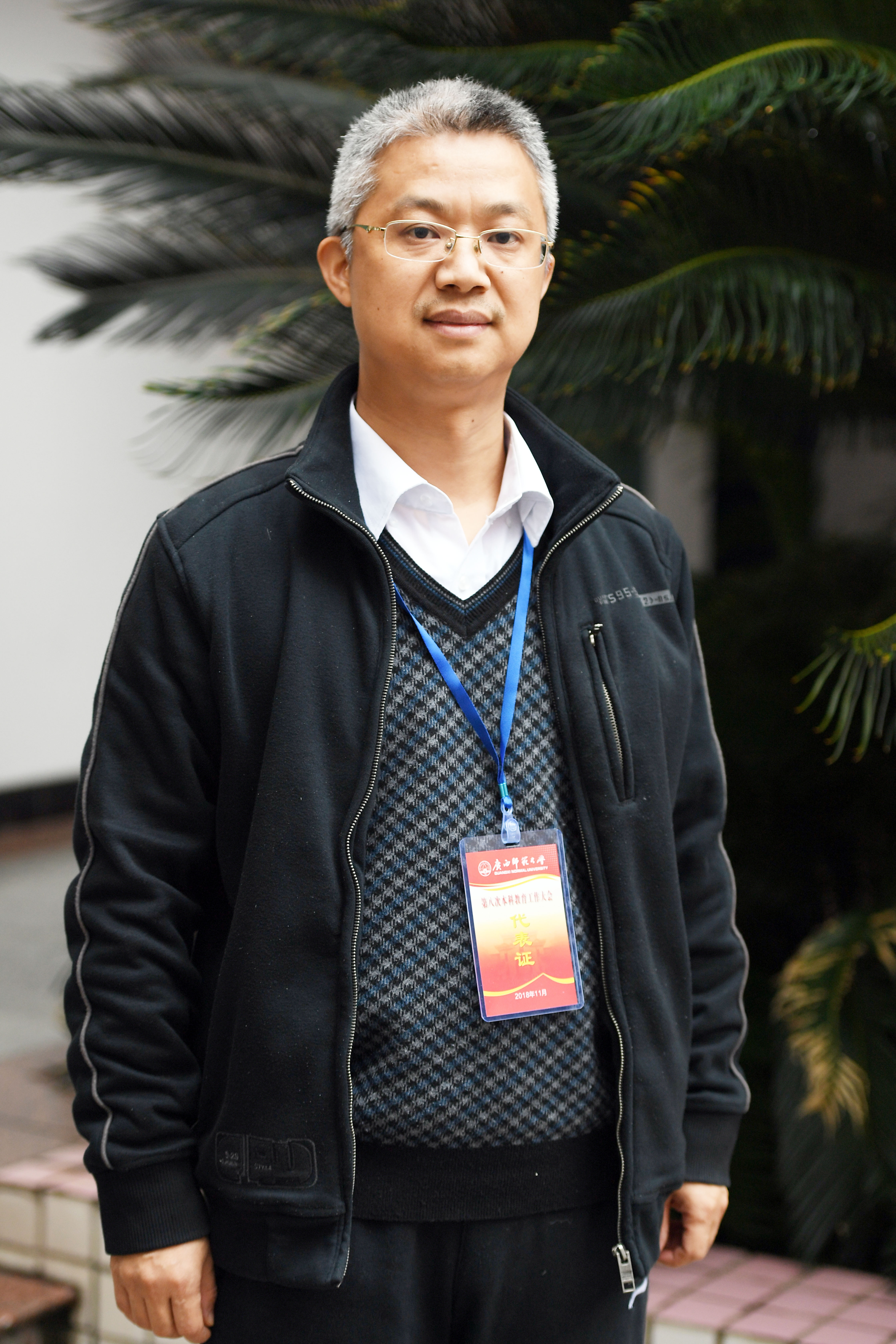 马克思主义学院院长汤志华.JPG