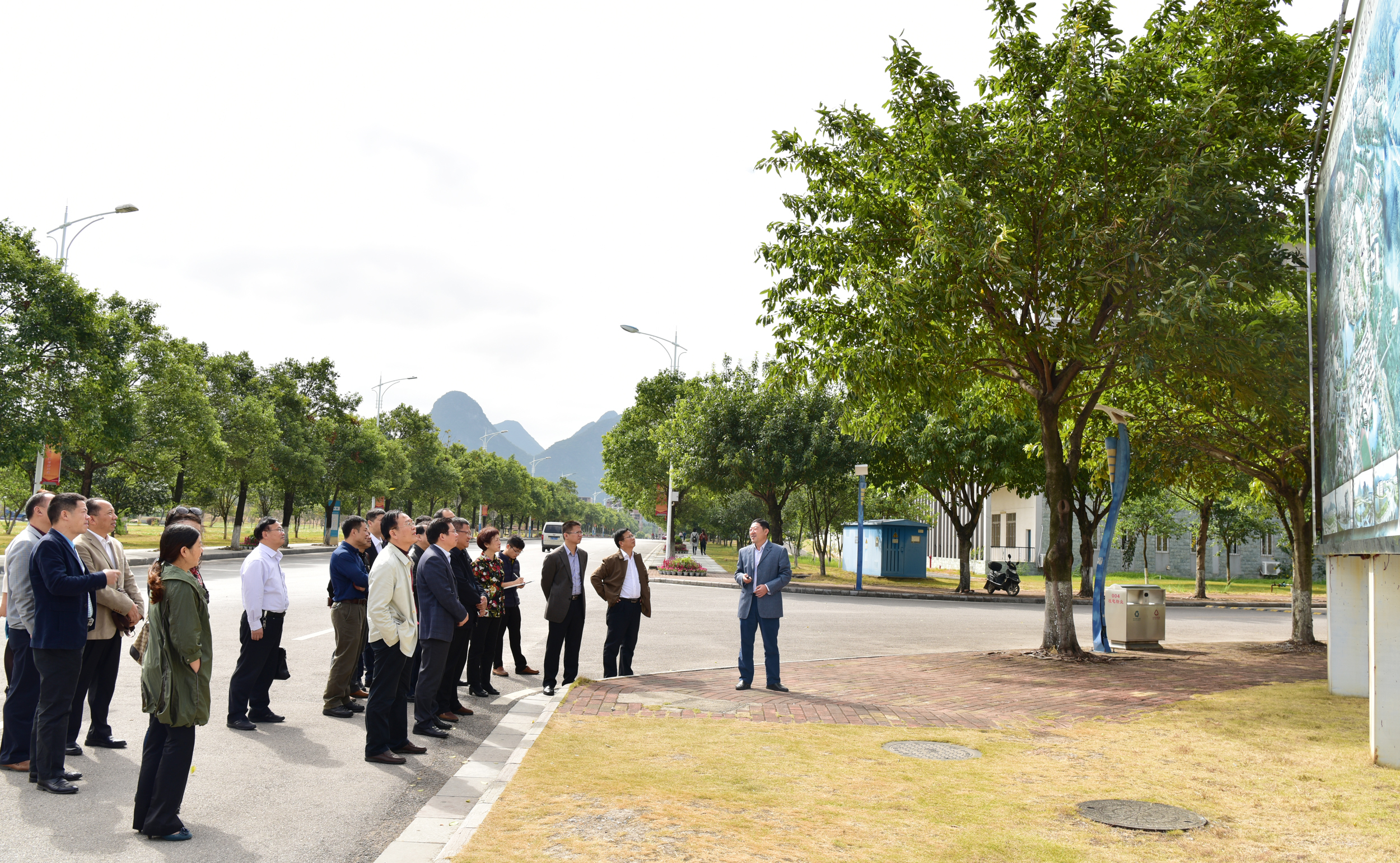 在桂林电子科技大学调研9.jpg
