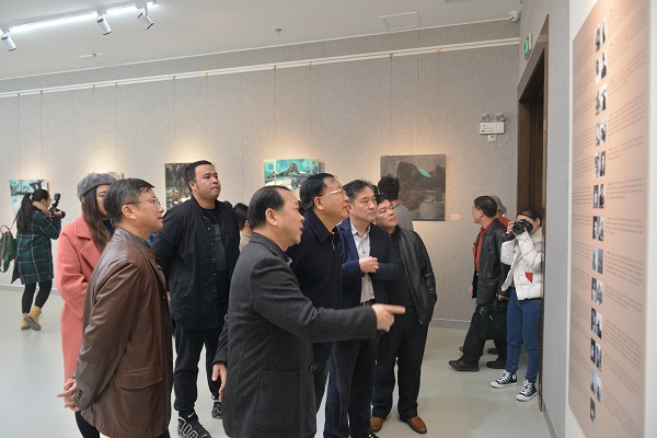 4桂林市人大副主任赵德明、桂林市政协副主席郑毅、广西师大副校长白晓军参观画展.jpg