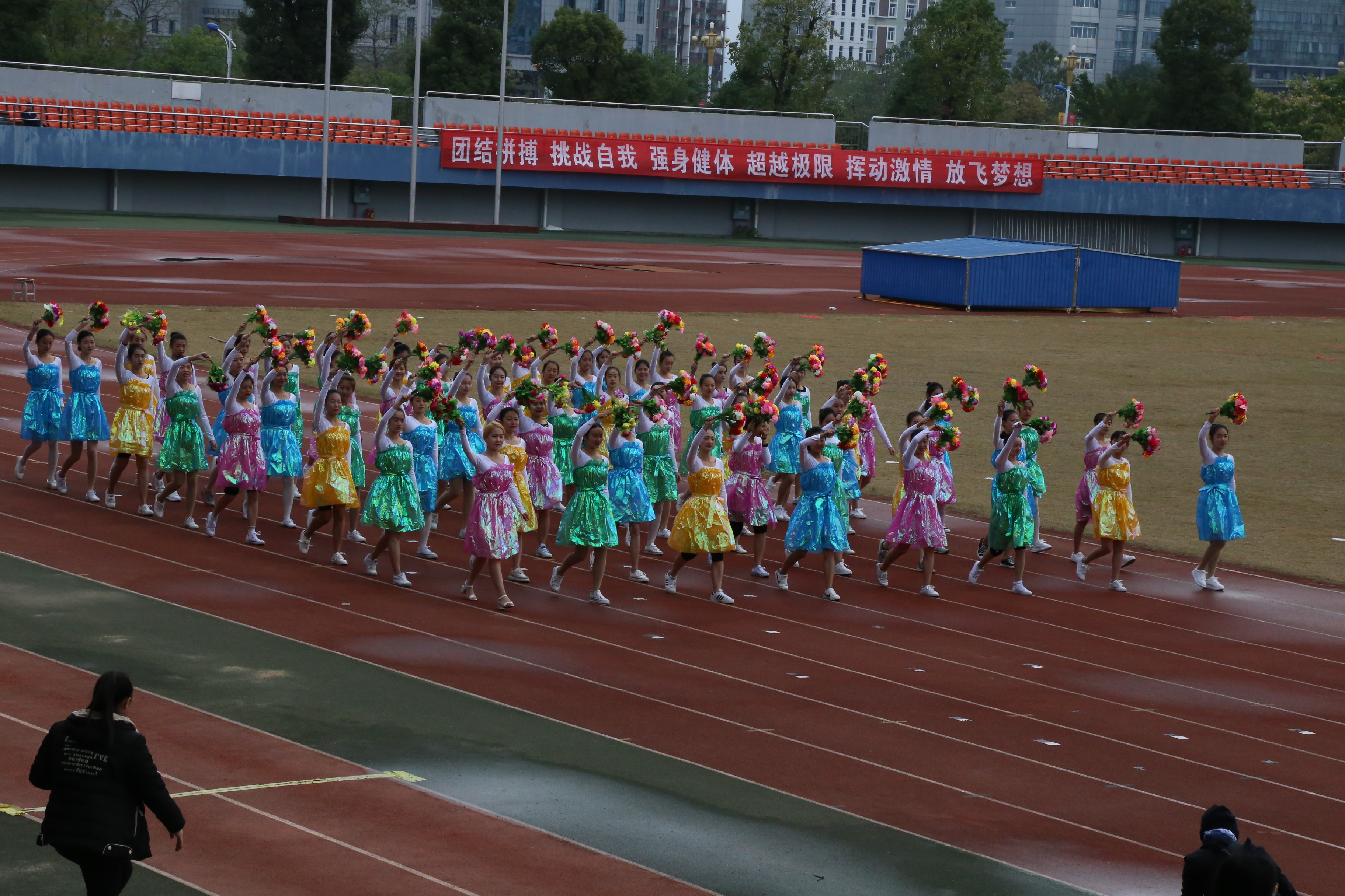 2鲜花队.JPG