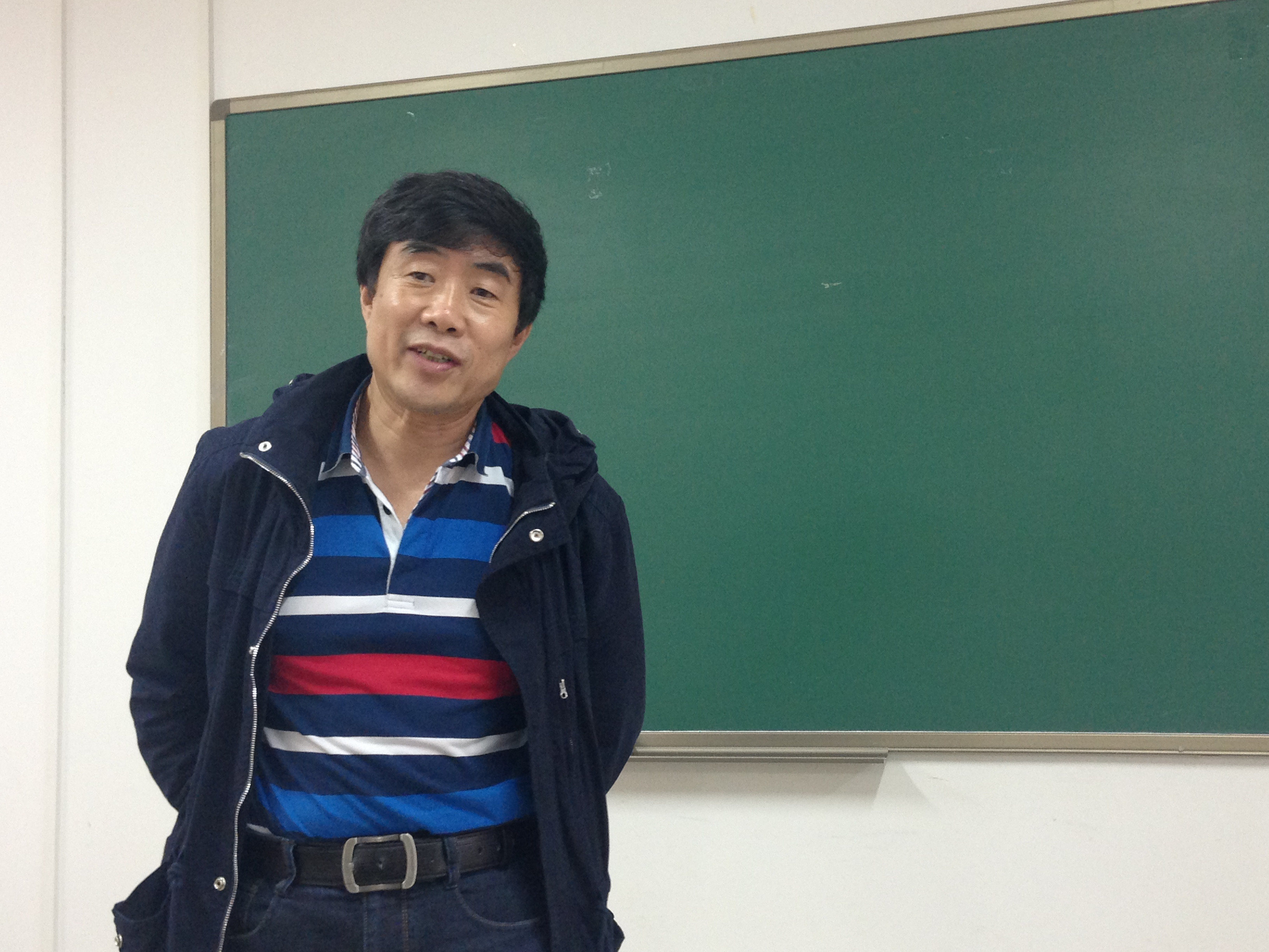 李蓝先生作报告
